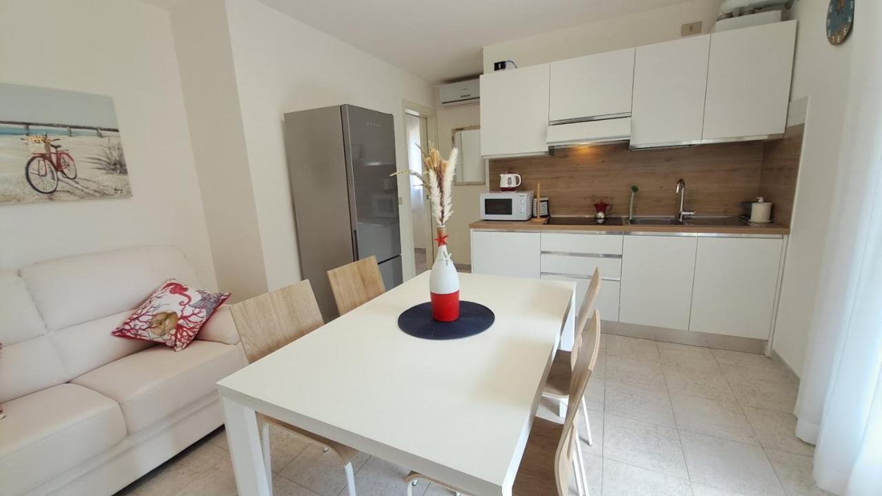 Villa Barbara Fra I Pini Lignano Sabbiadoro Eksteriør billede